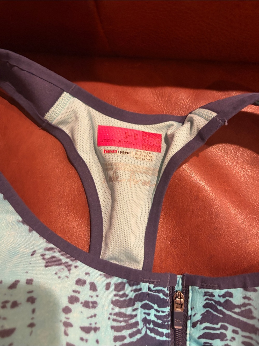 Under Armour Aqua & Navy Front-Zip Sports Bra with Matching Shorts 38C & XL - Picture 2 of 4